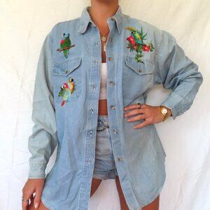 MILI DESIGNS DENIM BUTTON DOWN SHIRT TOP SIZE MEDIUM STITCHED BIRDS